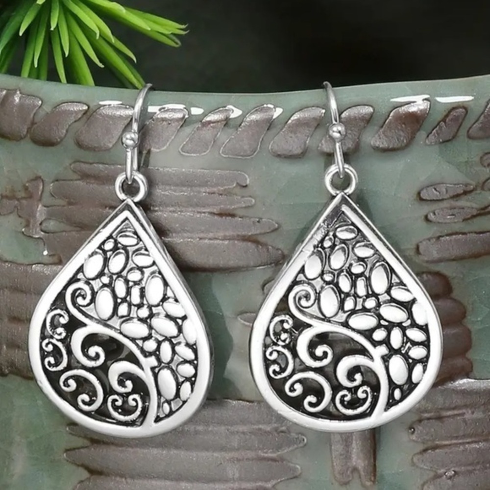 Silver swirl 1.45” long BOHO tribal lightweight dangling hypoallergenic earrings